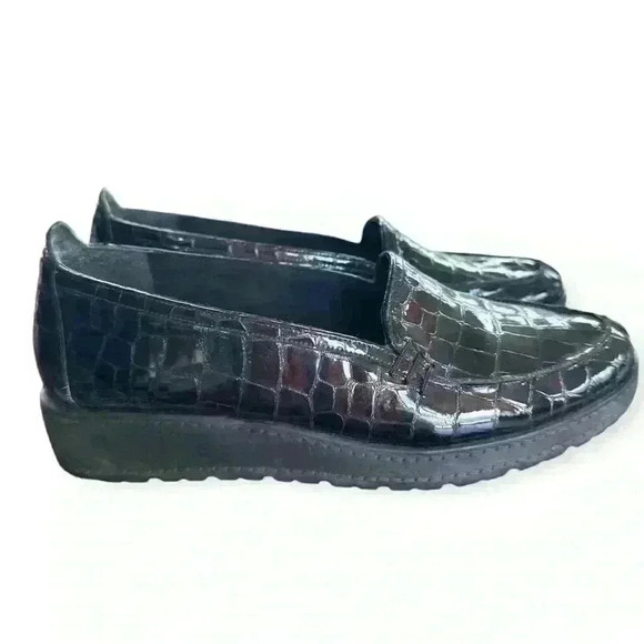 Stuart Weitzman women’s croc embossed Chunky Sole Slip-On loafers size 6.5 - Picture 3 of 6